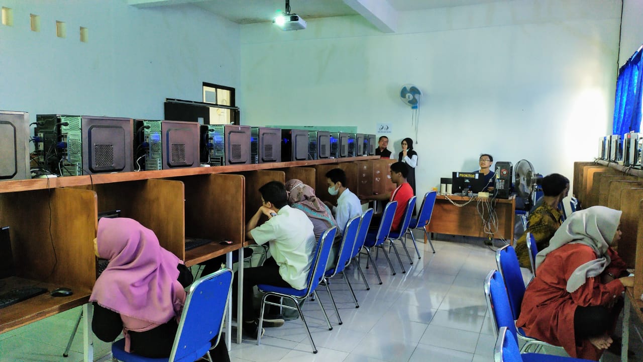 Pelaksanaan Survey Lingkungan Belajar