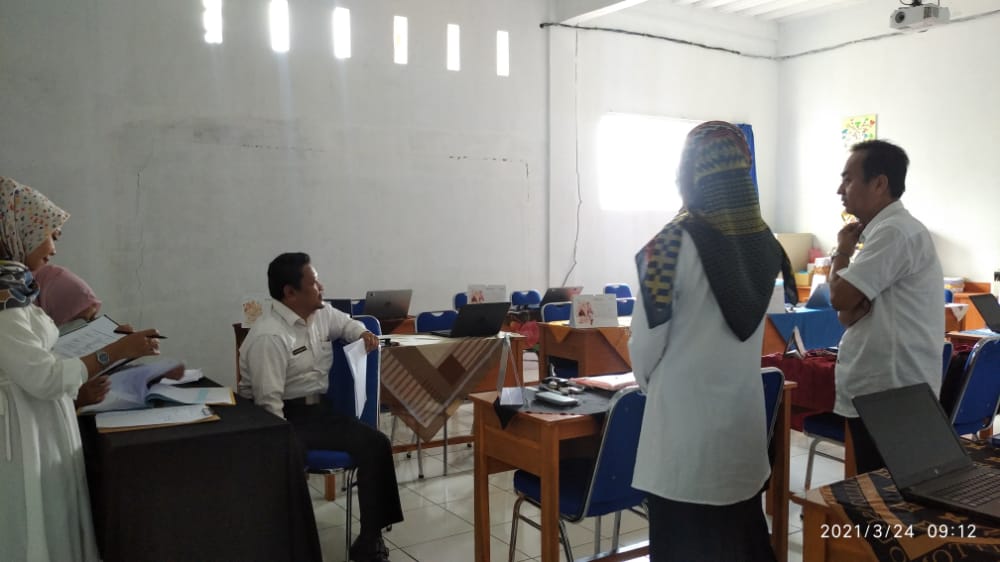 Verifikasi Persiapan UKK