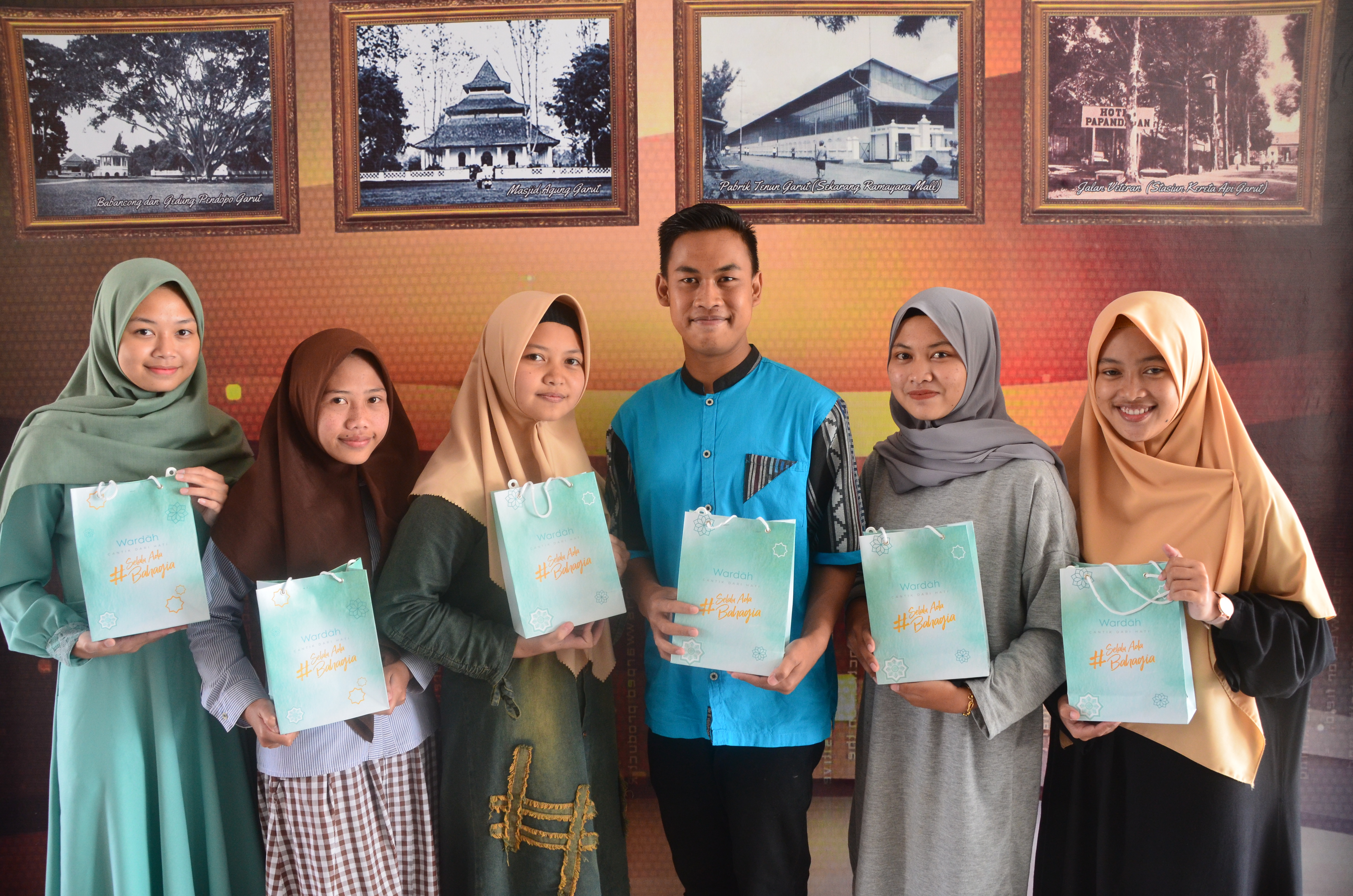 Seminar Wardah Cosmetic (Via Zoom)