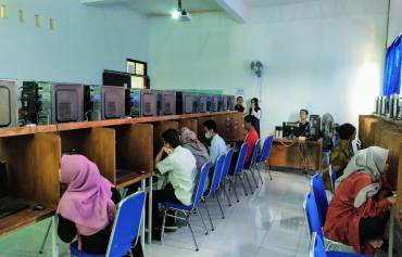 Pelaksanaan Survey Lingkungan Belajar